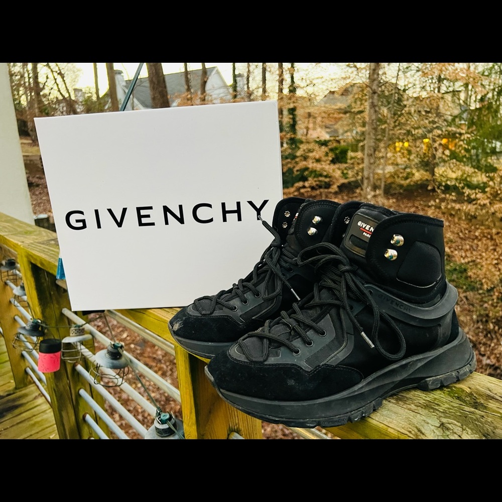GIVENCHY High-Top Sneakers